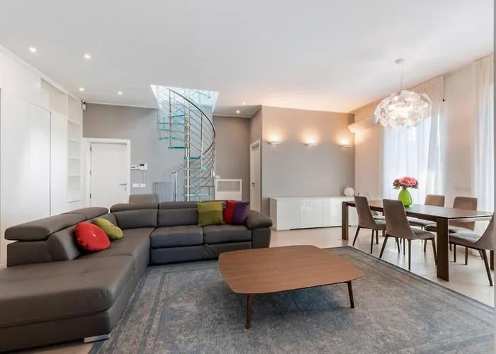 Easylife - Wonderful Penthouse With Terrace A Few Steps From The Duomo