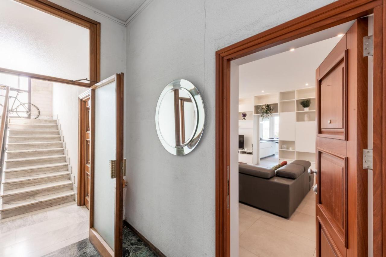 Easylife - Wonderful Penthouse With Terrace A Few Steps From The Duomo Apartamento Milão